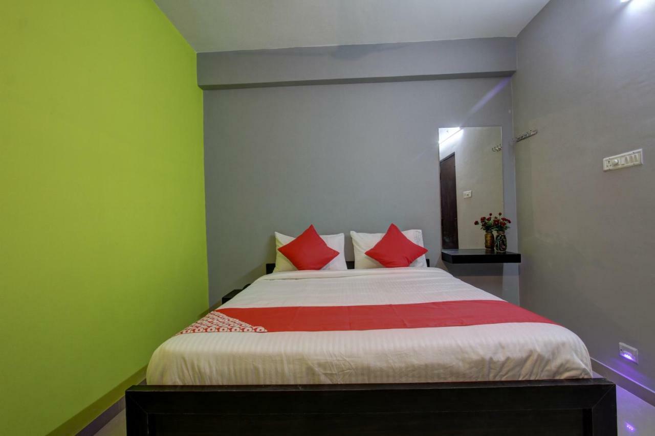 Oyo 30971 Gm Grande Hotel Mudukarai Kültér fotó